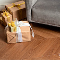 Фотографии в интерьере, ПВХ плитка, кварц виниловый ламинат Vinilam Parquet Chevron Glue Плезир