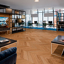 Фотографии в интерьере, ПВХ плитка, кварц виниловый ламинат Damy Floor Chevron Монсоро
